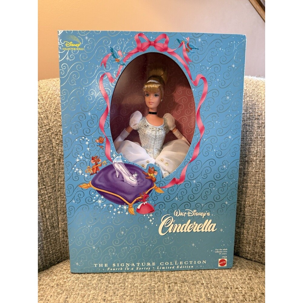 Vintage Walt Disney's Cinderella The Signature Collection #19660 Mattel 1998 NIB